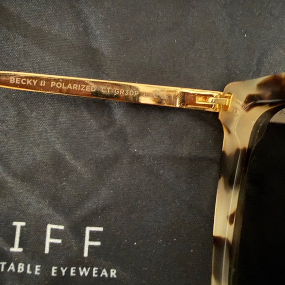 Women's EUC Diff Eyewear Black and Cream Sunglasses - Picture 5 of 5